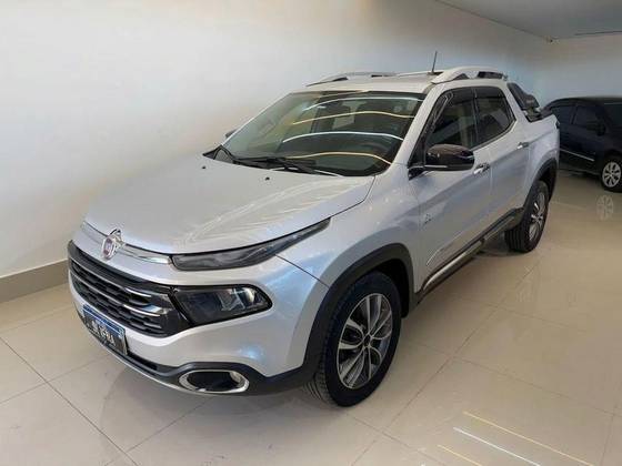 FIAT TORO 2.0 16V TURBO DIESEL VOLCANO 4WD AT9 FIAT TORO 2.0 16V TURBO DIESEL VOLCANO 4WD AT9